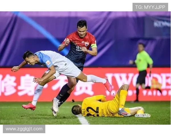 上海海港薪资结构调整提升球员薪酬竞争力,状态回暖值得关注 上海海港薪资结构调整提升球员薪酬竞争力,状态回暖值得关注