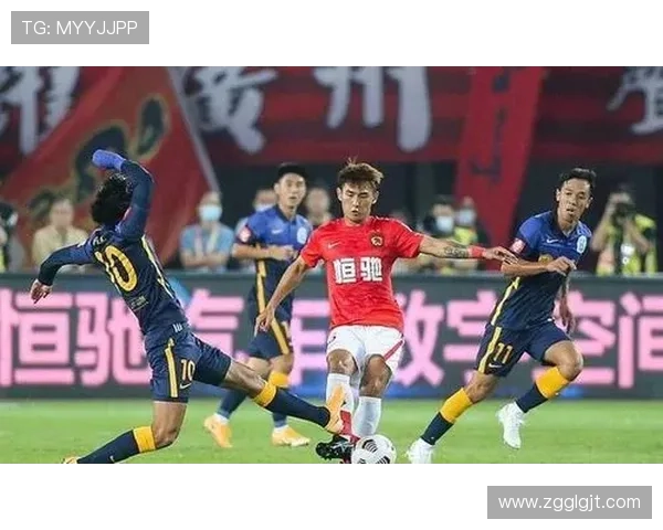 中超联赛晋级名额竞争格局与当前积分形势分析