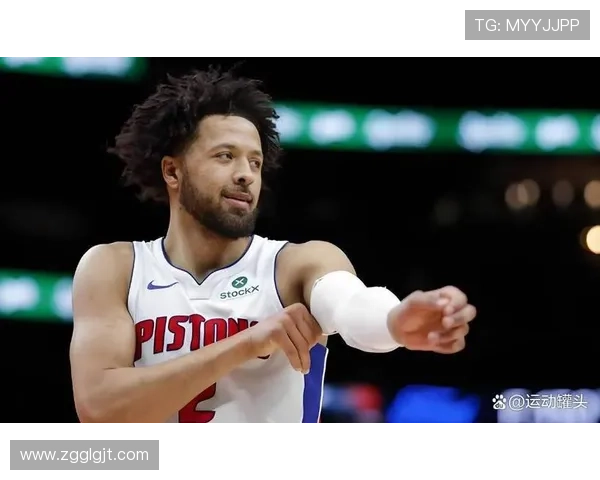 凯德·坎宁安利用挡拆创造更多三分机会，提升球队外围得分效率